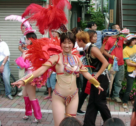ちょっと贅肉のついた身体がくっそエロｗｗｗ日本のサンバカーニバルがエロ過ぎてチンポビンビンですよ！ その2