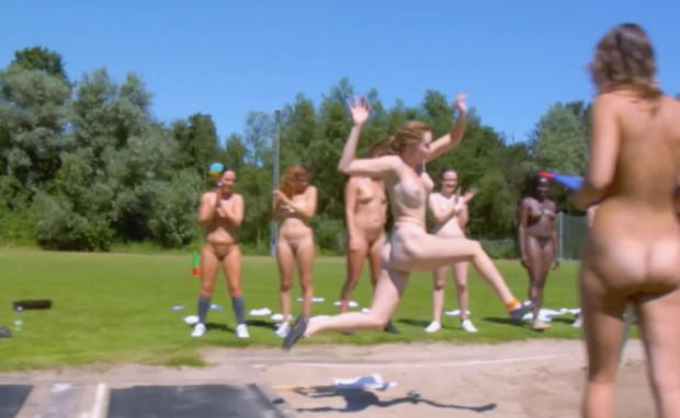 【全裸スポーツエロ画像】陽気な外国人の全裸スポーツがアホすぎて笑いながらチンポ勃つわｗｗｗ その6