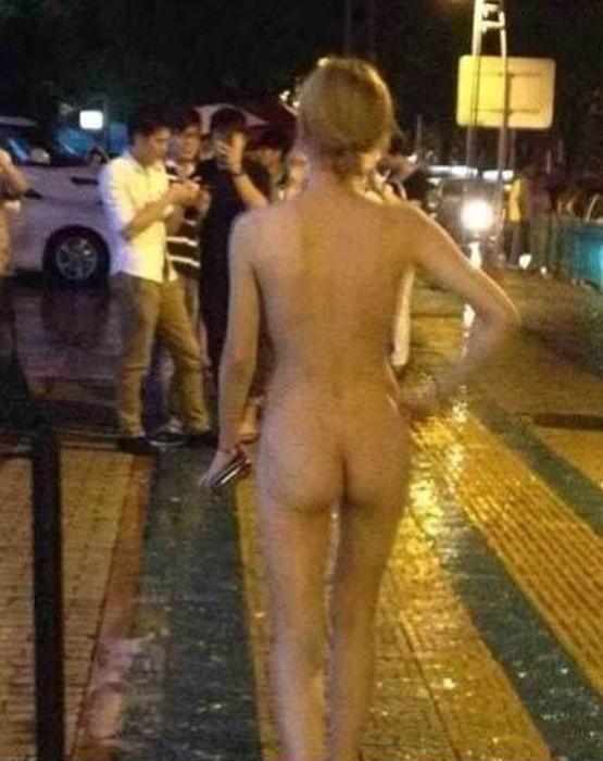 【中国全裸エロ画像】土人かよｗｗｗ中国の街中で全裸になってる女の姿にエロさを感じないｗｗｗ その2