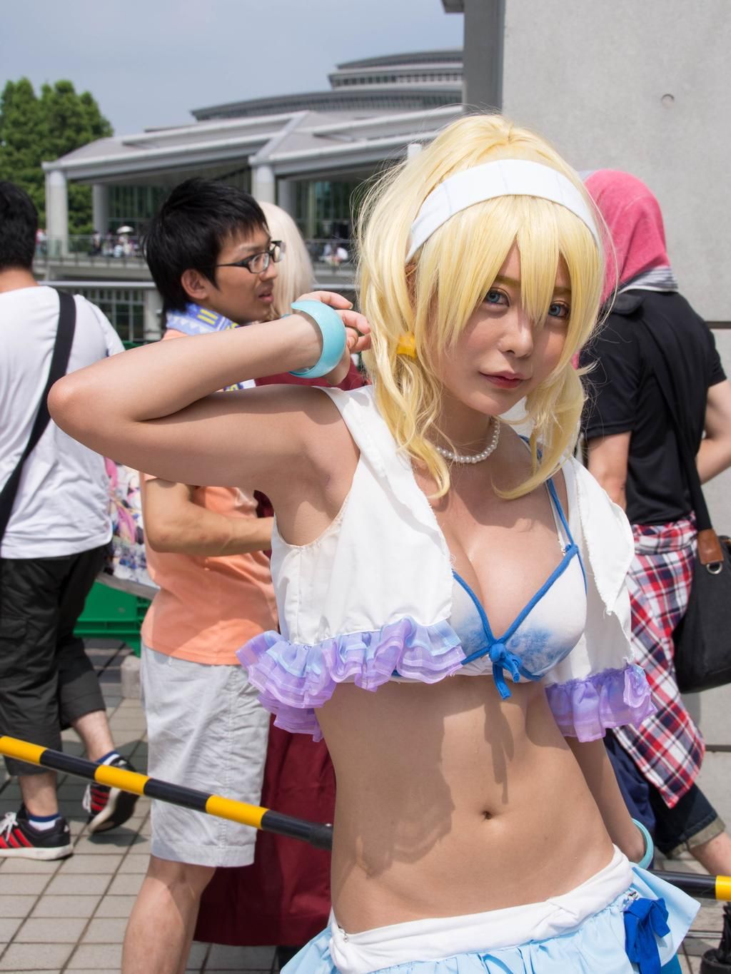 【コスプレエロ画像】たわわに実ったコスプレイヤーのおっぱい！衣装がはち切れそうな巨乳ｗｗｗｗ その3