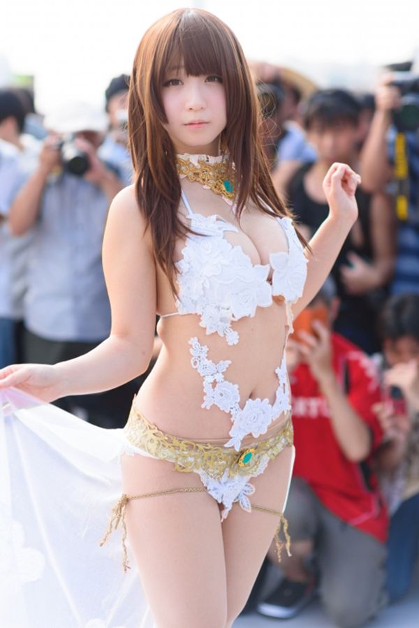 【コスプレエロ画像】たわわに実ったコスプレイヤーのおっぱい！衣装がはち切れそうな巨乳ｗｗｗｗ その12