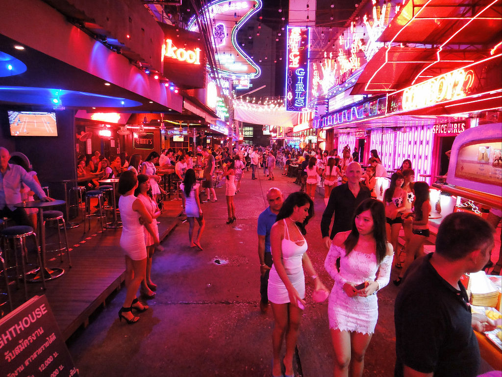【東南アジア売春街】ゴーゴーバーが乱立する東南アジアの歓楽街がすげーーｗｗｗ その11